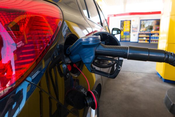 Diesel sau benzină în 2026: ce mașină merită cumpărată
