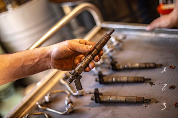 Cum cureți injectoarele diesel: metode și beneficii