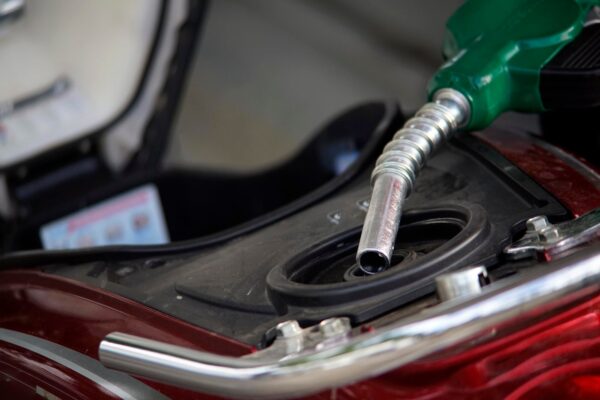 Motocicleta consumă prea mult benzină: cauze și soluții practice